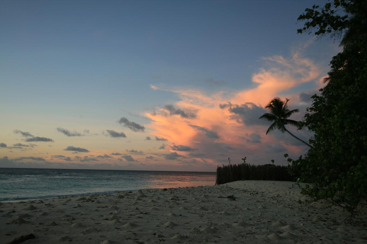 Sevidlam Rinbudhoo Inn Dhaalu Atoll Exterior photo