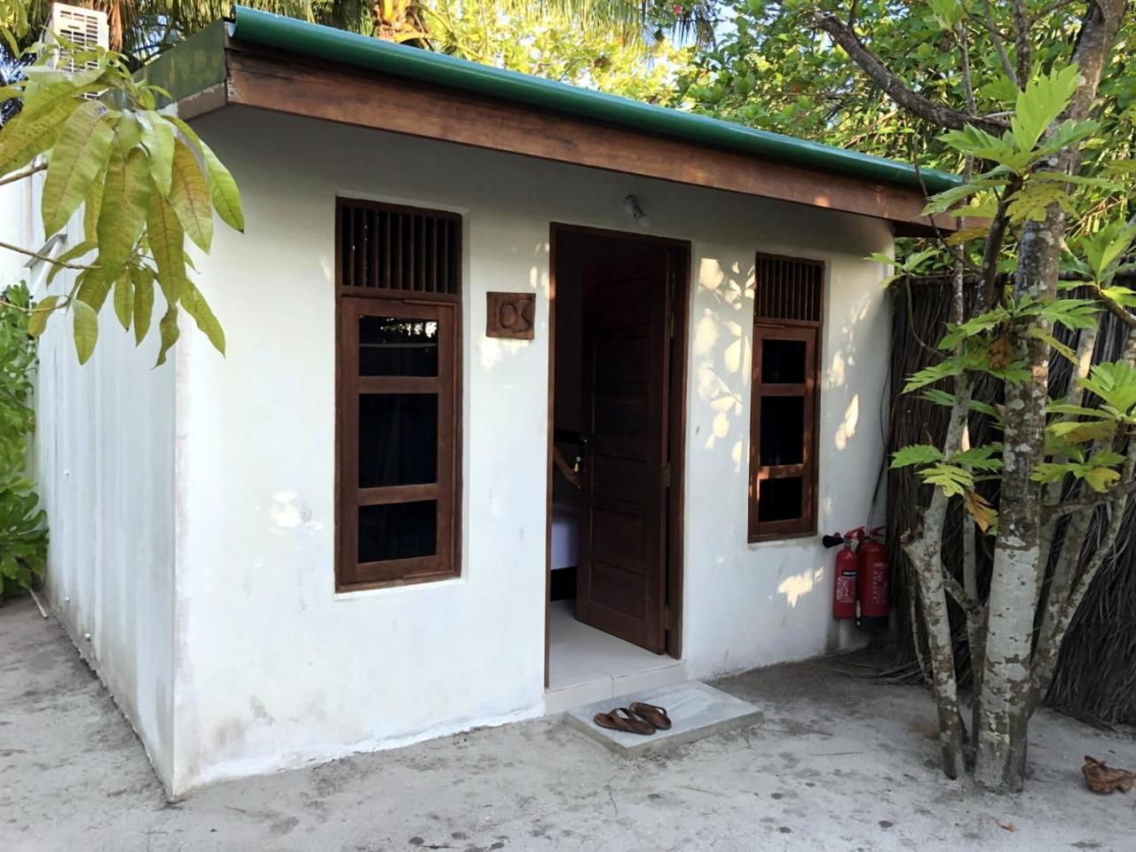 Sevidlam Rinbudhoo Inn Dhaalu Atoll Exterior photo